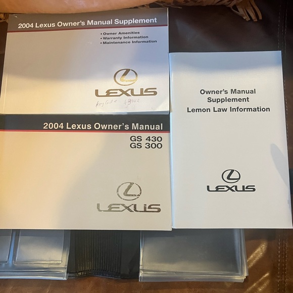 Lexus Manual 2004 Portfolio Faux Leather Binder Glovebox Organize - Picture 5 of 9